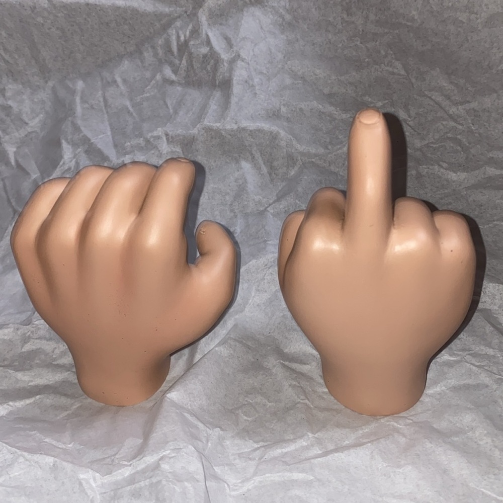 Chucky middle finger hand set